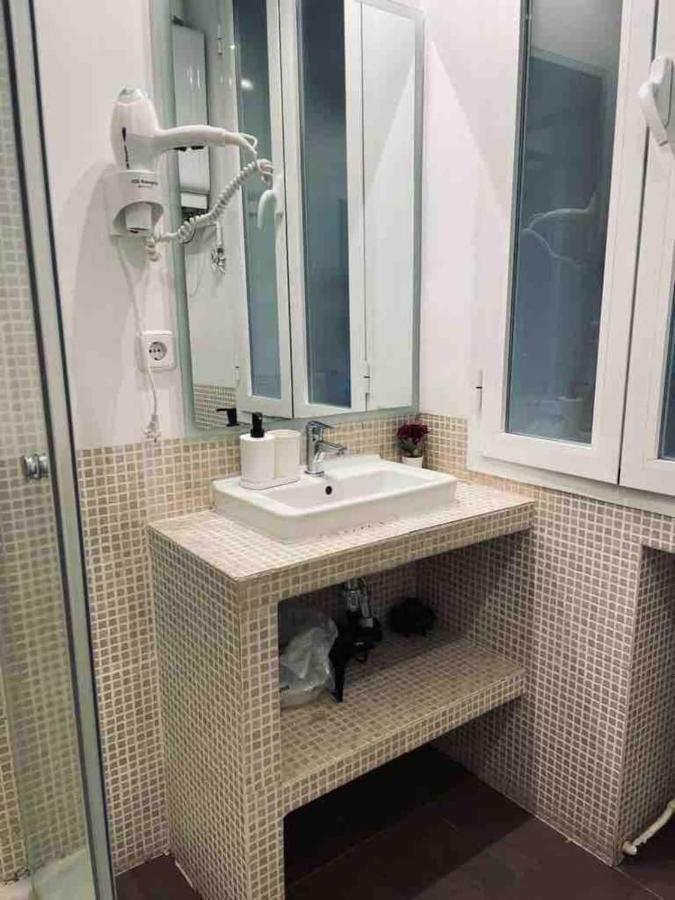 Excelente Piso De 3 Habitaciones En La Latina Madrid Exterior photo